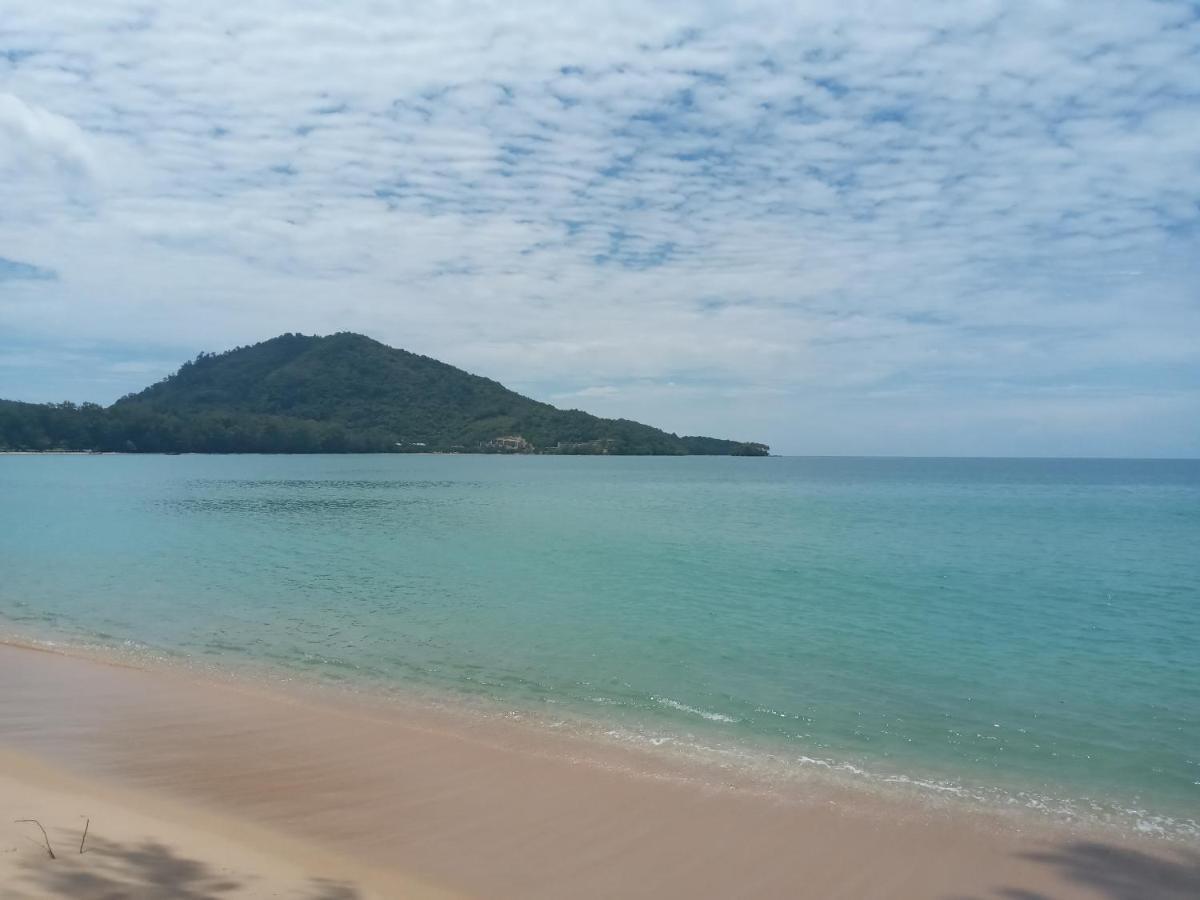Dwell Phuket Airport Hotel At Naiyang Nai Yang Beach Esterno foto