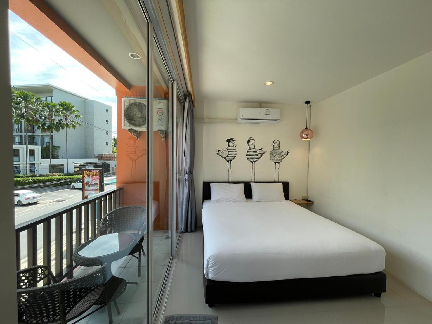 Dwell Phuket Airport Hotel At Naiyang Nai Yang Beach Esterno foto