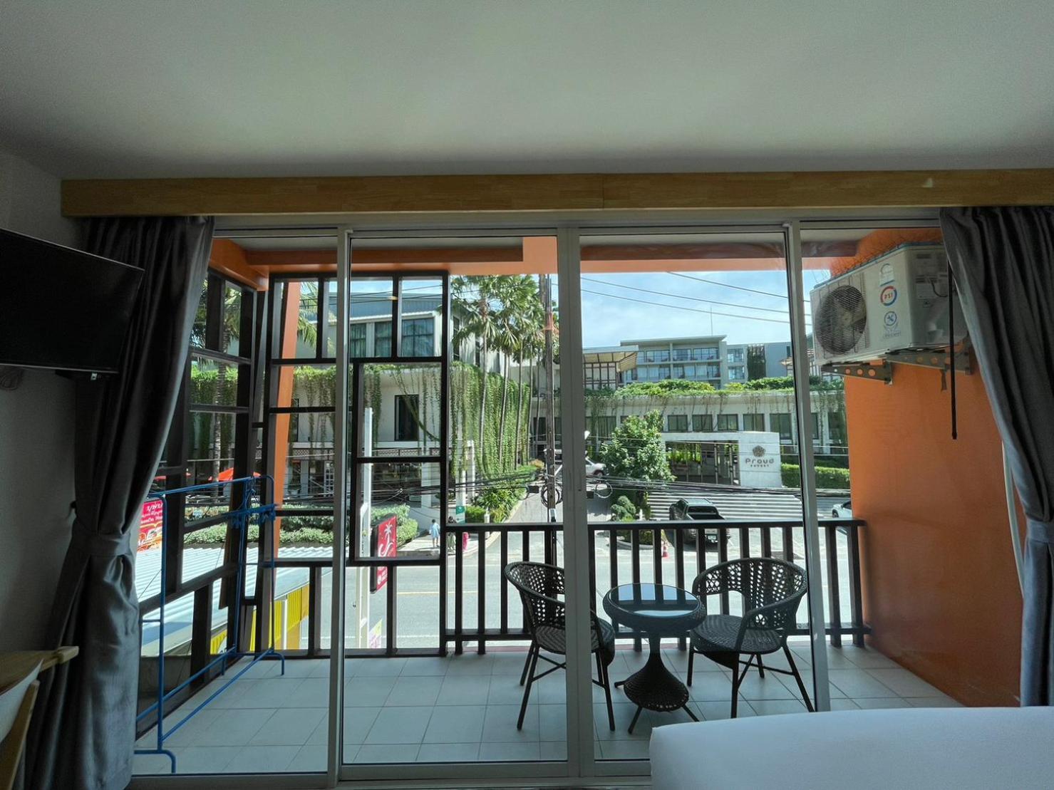 Dwell Phuket Airport Hotel At Naiyang Nai Yang Beach Esterno foto