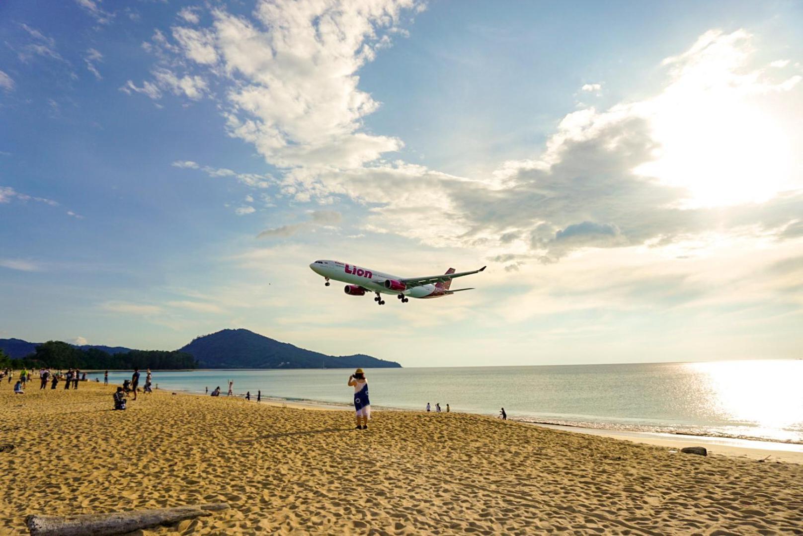 Dwell Phuket Airport Hotel At Naiyang Nai Yang Beach Esterno foto