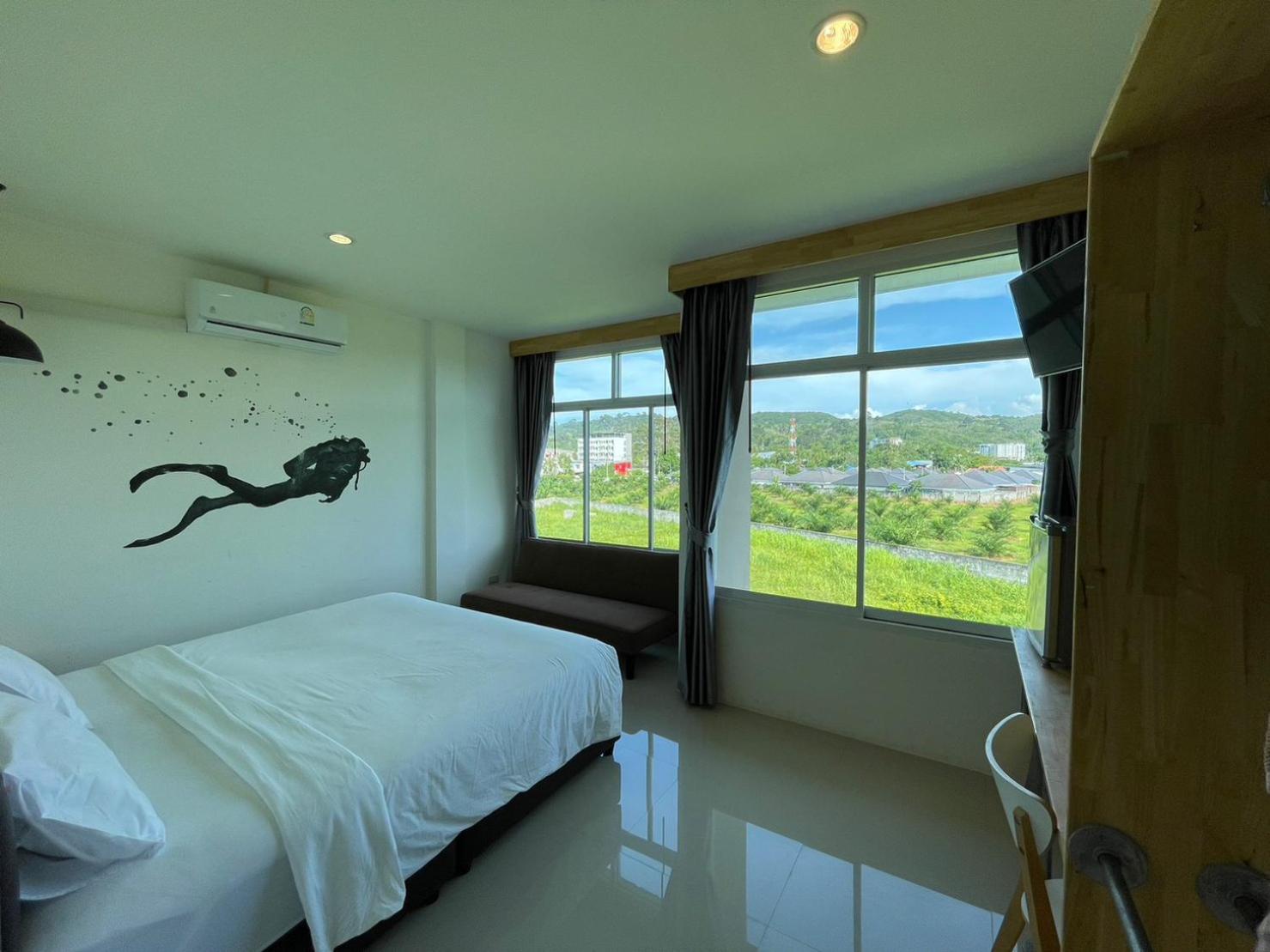 Dwell Phuket Airport Hotel At Naiyang Nai Yang Beach Esterno foto
