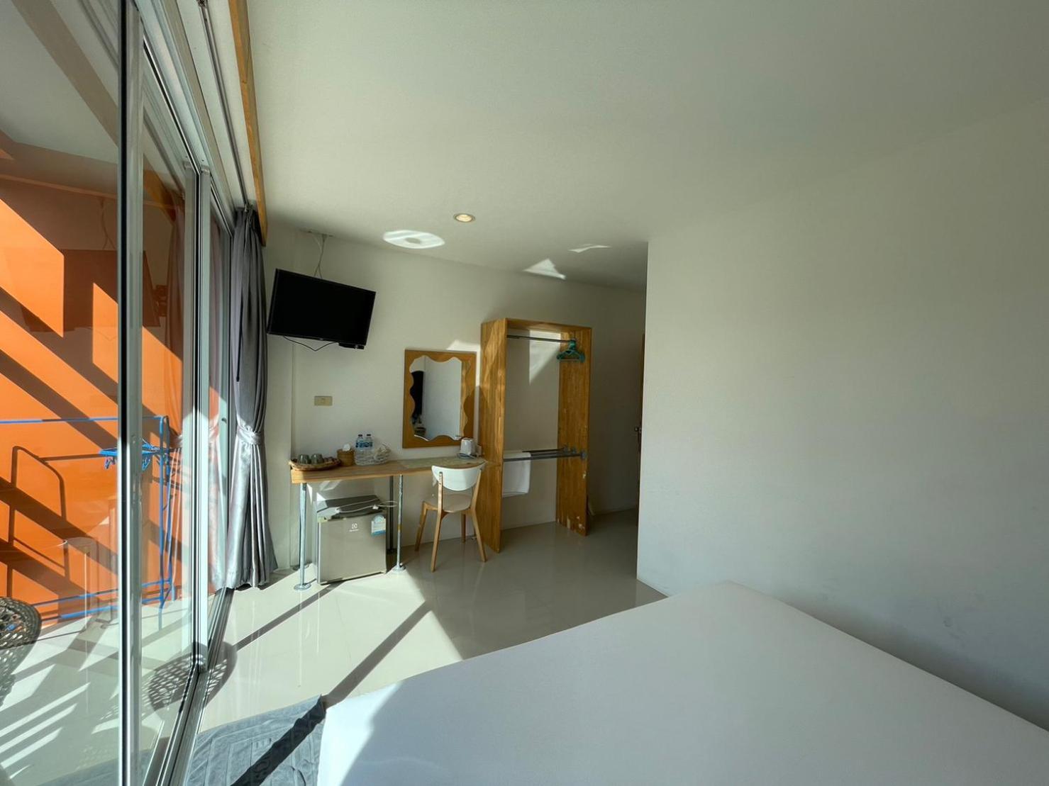 Dwell Phuket Airport Hotel At Naiyang Nai Yang Beach Esterno foto