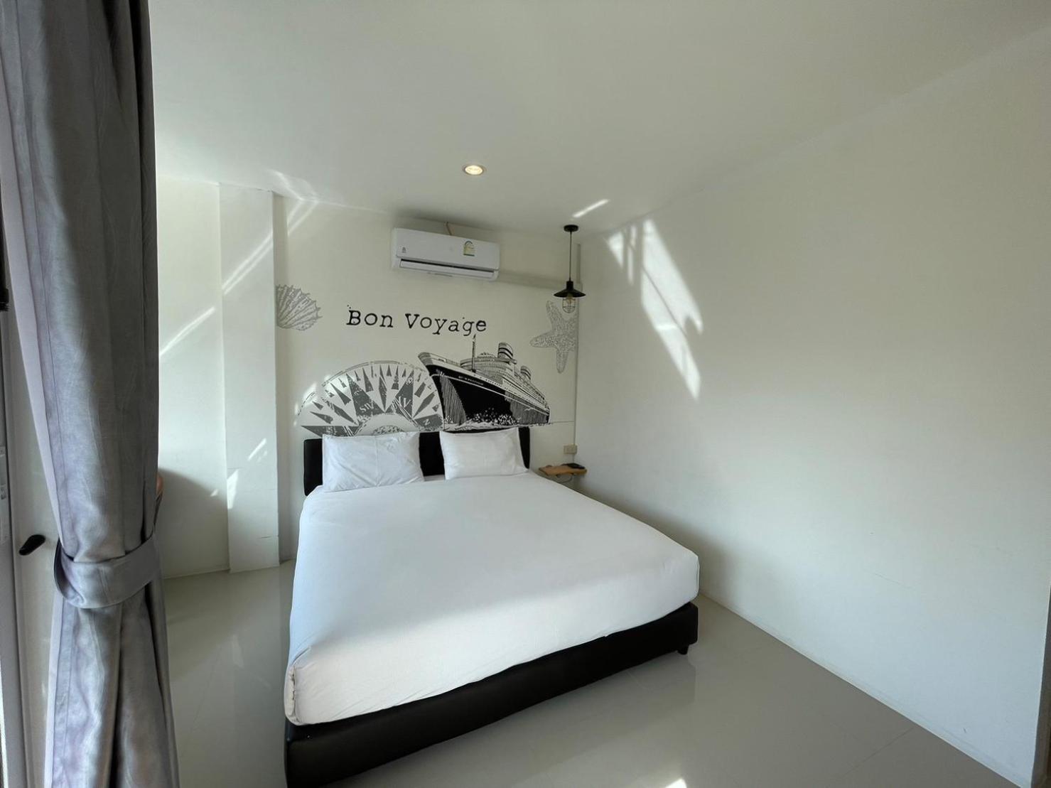 Dwell Phuket Airport Hotel At Naiyang Nai Yang Beach Esterno foto