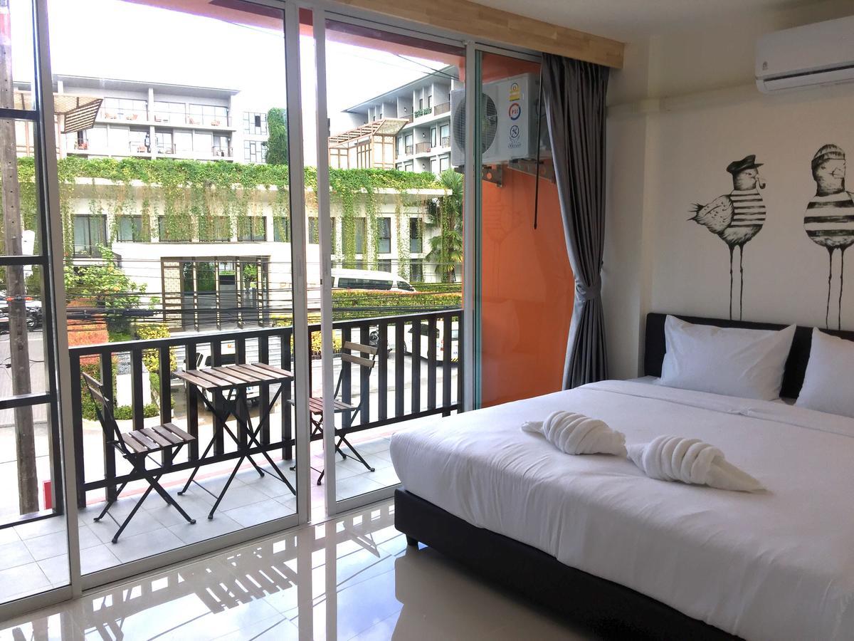 Dwell Phuket Airport Hotel At Naiyang Nai Yang Beach Esterno foto