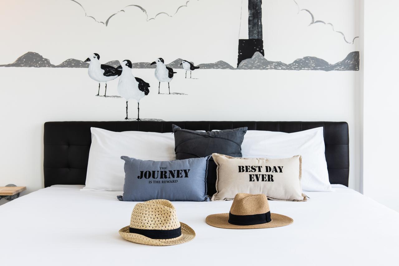 Dwell Phuket Airport Hotel At Naiyang Nai Yang Beach Esterno foto